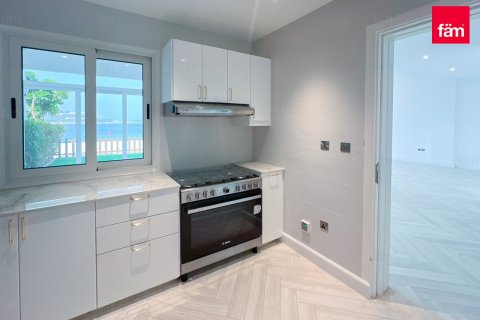 Villa à Palm Jumeirah, Dubai, 5 chambres, 263.8 m², № 135238 - photo 17