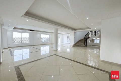 Villa in Dubai 6 bedrooms, 708.6 sq.m. № 110006 - photo 3