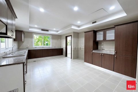 Villa in Dubai 6 bedrooms, 708.6 sq.m. № 110006 - photo 4