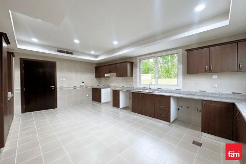 Villa in Dubai 6 bedrooms, 708.6 sq.m. № 110006 - photo 5