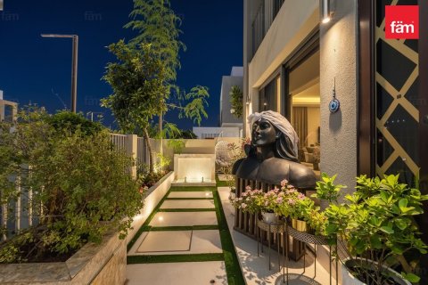 Villa in Dubai Hills Estate, Dubai 4 bedrooms, 452.3 sq.m. № 100209