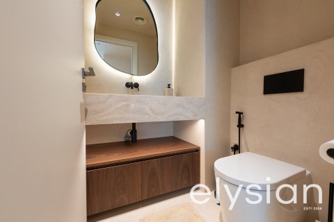 Apartment in Dubai Marina, Dubai 3 bedrooms, 215 sq.m. № 37886 - photo 12