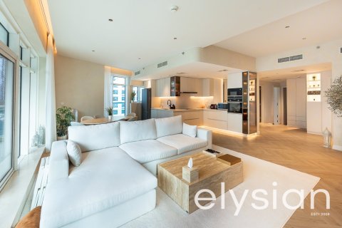 Apartment in Dubai Marina, Dubai 3 bedrooms, 215 sq.m. № 37886 - photo 5