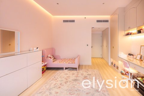 Apartment in Dubai Marina, Dubai 3 bedrooms, 215 sq.m. № 37886 - photo 11