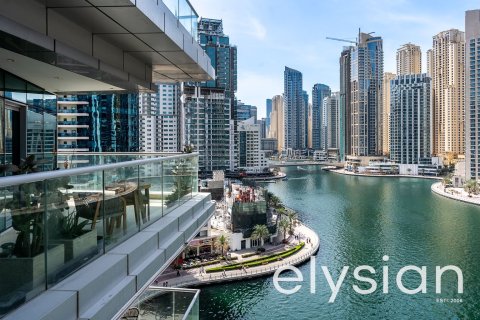 Apartment in Dubai Marina, Dubai 3 bedrooms, 215 sq.m. № 37886 - photo 19