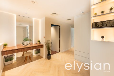 Apartment in Dubai Marina, Dubai 3 bedrooms, 215 sq.m. № 37886 - photo 9