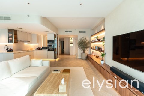 Apartment in Dubai Marina, Dubai 3 bedrooms, 215 sq.m. № 37886 - photo 6