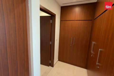 Apartment in The Hills, Dubai 3 bedrooms, 128.5 sq.m. № 124262 - photo 15