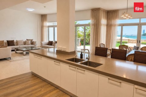 Villa in Palm Jumeirah, Dubai 5 bedrooms, 478.4 sq.m. № 124267 - photo 5
