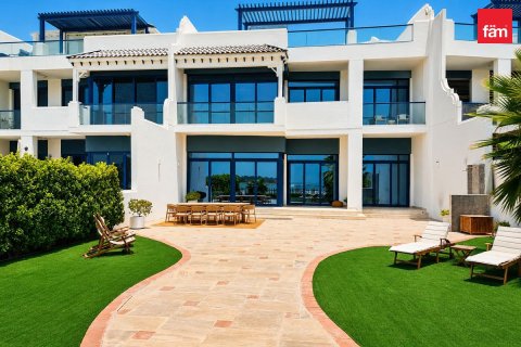 Villa in Palm Jumeirah, Dubai 5 bedrooms, 478.4 sq.m. № 124267 - photo 2