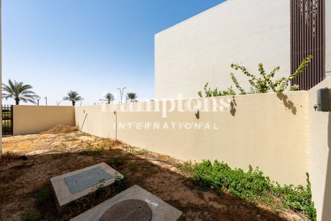 Apartment in Dubai South (Dubai World Central), Dubai 3 bedrooms, 210.40021119 sq.m. № 135071 - photo 11