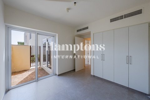 Apartment in Dubai South (Dubai World Central), Dubai 3 bedrooms, 210.40021119 sq.m. № 135071 - photo 16