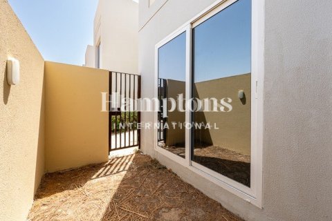 Apartment in Dubai South (Dubai World Central), Dubai 3 bedrooms, 210.40021119 sq.m. № 135071 - photo 12
