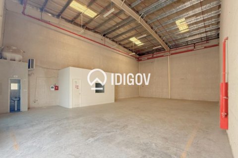 Warehouse in Dubai 7804.6 sq.m. № 121131