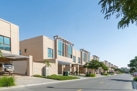 Townhouse in Meydan Gated Community, Dubai 4 bedrooms, 291 sq.m. № 759