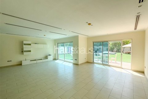 Villa à Legacy, Jumeirah Park, Dubai, 4 chambres, 759 m², № 44528 - photo 2