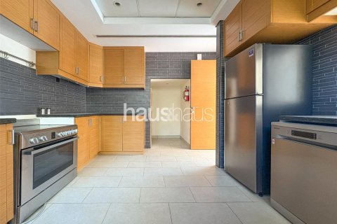 Villa à Legacy, Jumeirah Park, Dubai, 4 chambres, 759 m², № 44528 - photo 3