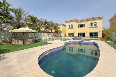 Вилла в Legacy, Jumeirah Park, Дубай, 4 спальни, 759м², № 44528