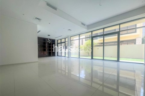Villa en DAMAC Hills (Akoya by DAMAC), Dubai, 5 dormitorios, 467 m², № 44601 - foto 3