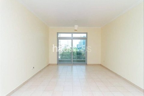 Apartment in The Views, Dubai 2 bedrooms, 128 sq.m. № 44602 - photo 2