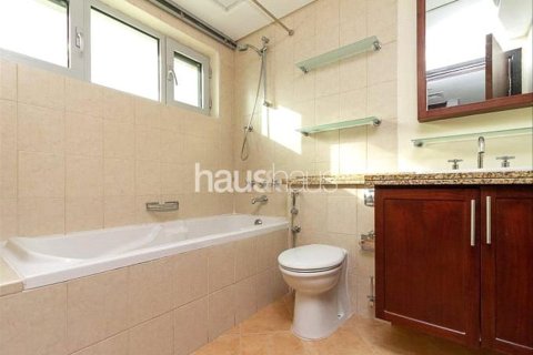 Apartment in The Views, Dubai 2 bedrooms, 128 sq.m. № 44602 - photo 9