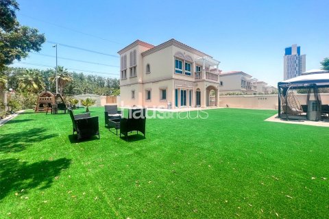 Вилла в Jumeirah Village Triangle, Дубай, 2 спальни, 250м², № 44530