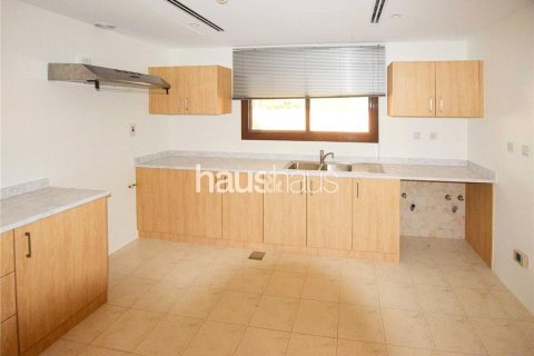 Adosado en Jumeirah Islands, Dubai, 4 dormitorios, 312 m², № 43413 - foto 6