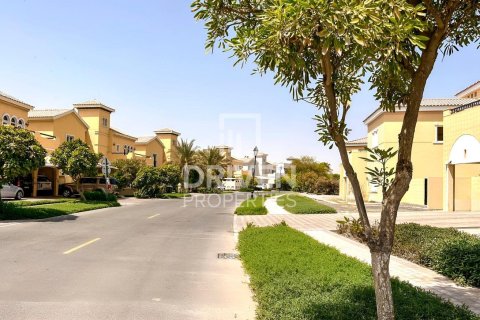 Villa en The Villa, Dubai, 5 dormitorios, 948.63 m², № 142662 - foto 24