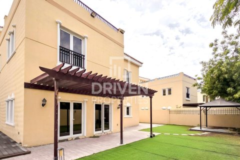 Villa en The Villa, Dubai, 5 dormitorios, 948.63 m², № 142662 - foto 19