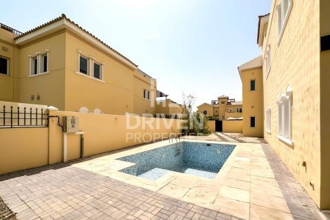 Villa en The Villa, Dubai, 5 dormitorios, 948.63 m², № 142662 - foto 22
