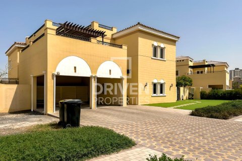 Villa en The Villa, Dubai, 5 dormitorios, 948.63 m², № 142662