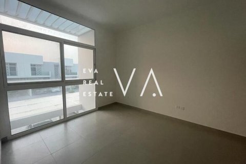 Townhouse in Dubai 4 bedrooms, 388.88 sq.m. № 52810 - photo 2