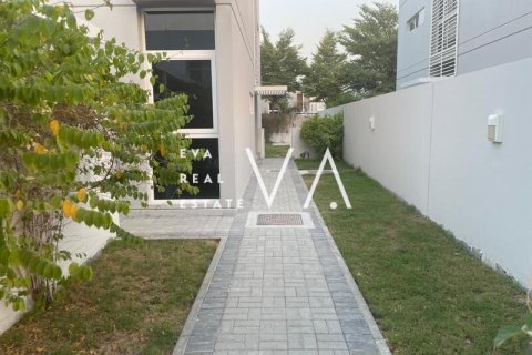 Townhouse in Dubai 4 bedrooms, 388.88 sq.m. № 52810 - photo 4