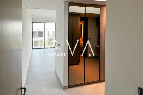 Villa in Dubai 4 bedrooms, 405.79 sq.m. № 52809 - photo 7