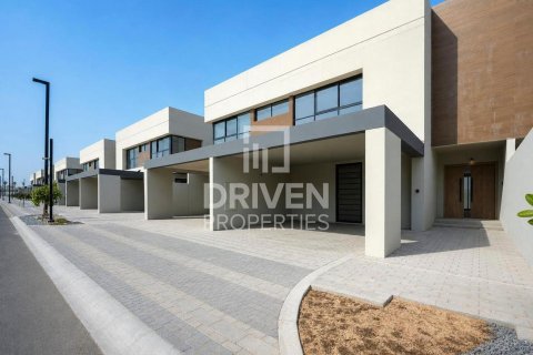 Adosado en Dubai Land, Dubai, 3 dormitorios, 232.63 m², № 134252 - foto 6