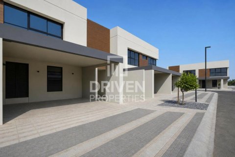 Adosado en Dubai Land, Dubai, 3 dormitorios, 232.63 m², № 134252 - foto 5
