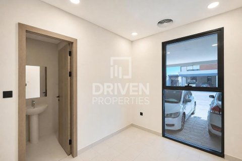 Adosado en Dubai Land, Dubai, 3 dormitorios, 232.63 m², № 134250 - foto 14