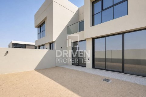 Adosado en Dubai Land, Dubai, 3 dormitorios, 232.63 m², № 134250 - foto 6