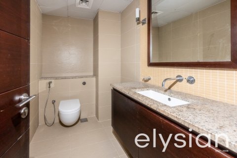 Снять в аренду квартиру в Tiara Residences, Пальма Джумейра, Дубай: 1 спальня, 177м², № 37957 - фото 14