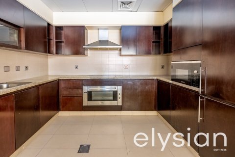 Снять в аренду квартиру в Tiara Residences, Пальма Джумейра, Дубай: 1 спальня, 177м², № 37957 - фото 11