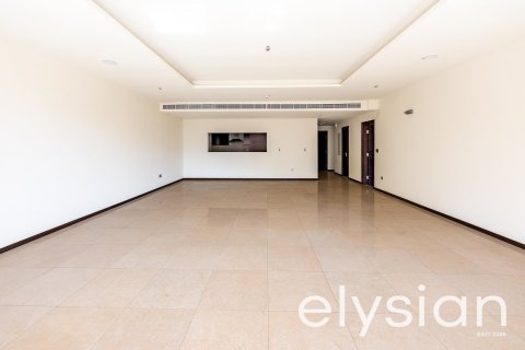 Снять в аренду квартиру в Tiara Residences, Пальма Джумейра, Дубай: 1 спальня, 177м², № 37957 - фото 3