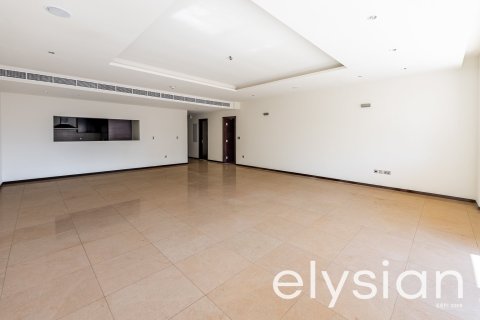Снять в аренду квартиру в Tiara Residences, Пальма Джумейра, Дубай: 1 спальня, 177м², № 37957 - фото 4