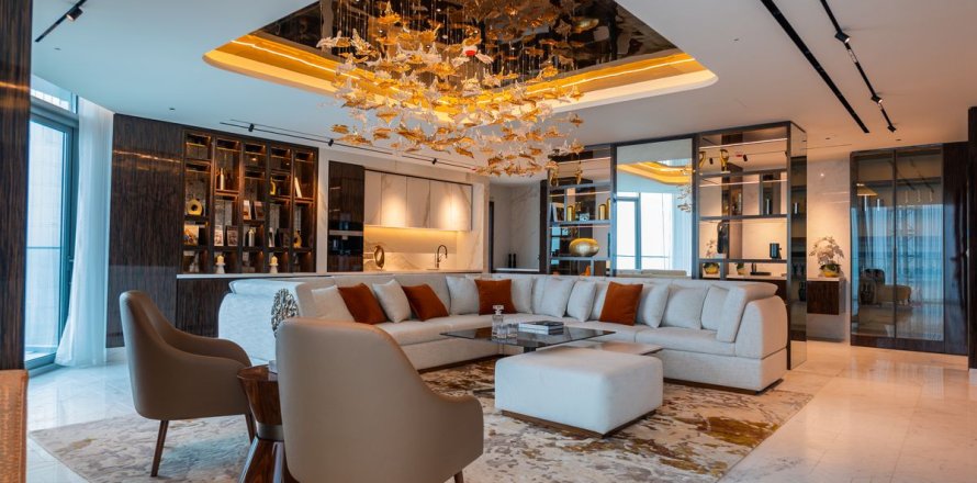 Ático en Dubai Studio City, Dubai, 5 dormitorios, 450.5 m², № 118268