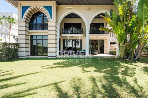 Villa en The Crescent, Palm Jumeirah, Dubai, 5 dormitorios, 412.77 m², № 128814