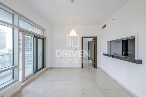 Снять в аренду квартиру в The Lofts, Даунтаун Дубай (Даунтаун Бурдж Дубай), Дубай: 1 спальня, 69.21м², № 128816 - фото 3