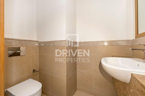 Снять в аренду квартиру в Burj Vista, Даунтаун Дубай (Даунтаун Бурдж Дубай), Дубай: 2 спальни, 129.32м², № 129738 - фото 16
