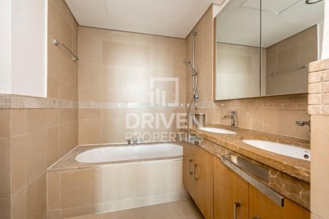 Снять в аренду квартиру в Burj Vista, Даунтаун Дубай (Даунтаун Бурдж Дубай), Дубай: 2 спальни, 129.32м², № 129738 - фото 18