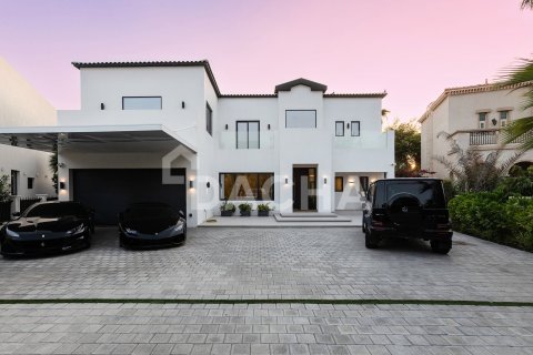 Villa en Jumeirah Islands, Dubai, 5 dormitorios, 604 m², № 141378