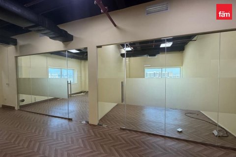 Shop in Al Furjan, Dubai 197.3 sq.m. № 124206 - photo 2