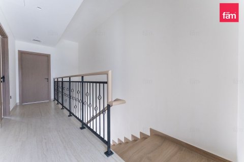 Townhouse in Dubai 4 bedrooms, 144 sq.m. № 141314 - photo 12